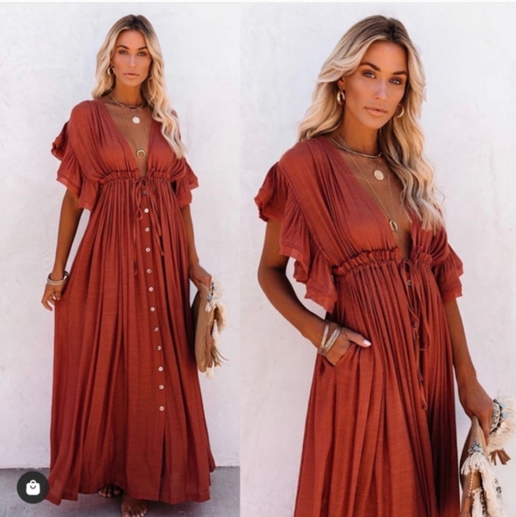 Vici Dresses & Skirts - Anika maxi dress